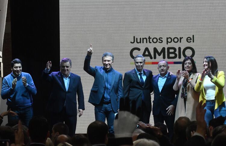 Macri, junto a Juez, Negri y otros referentes, mientras el cuarteto interpelaba al presidente.