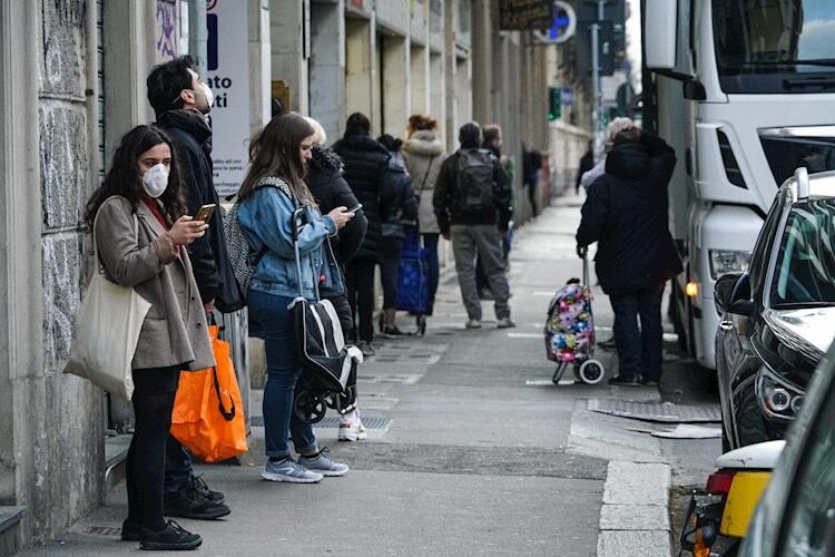 Italia computa más de 15 mil muertos por la pandemia. 