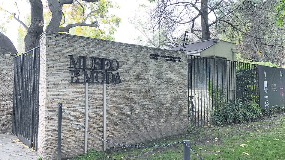 El frente del Museo de la Moda, en el barrio de Vitacura.