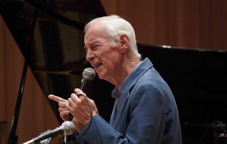 Molina había nacido en Necochea en 1935.