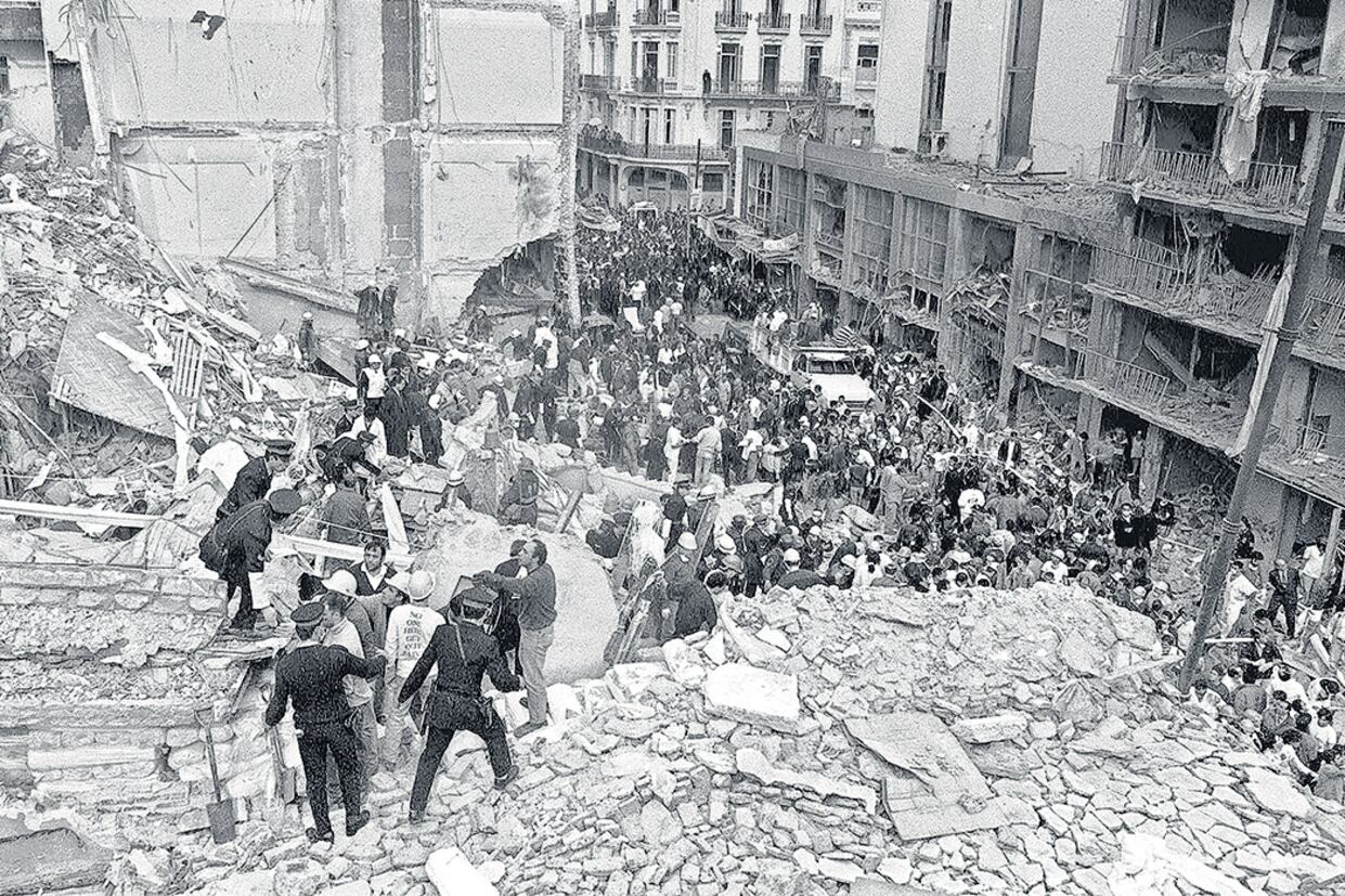 Aunque se desconoce su identidad, todavía se mantiene la hipótesis del conductor suicida en el atentado a la AMIA.