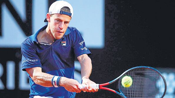 Diego Schwartzman, ayer, frente a Novak Djokovic en Roma.