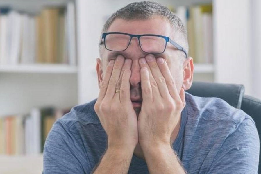 En los últimos años, el término también se asoció con el deterioro cognitivo que muchas personas experimentan durante o después de luchar contra la covid-19. 