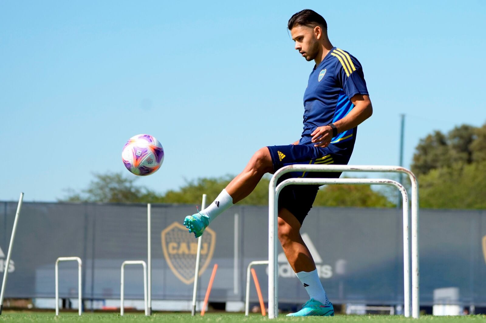 Oscar Romero sigue como titular en la cabeza de Ibarra.