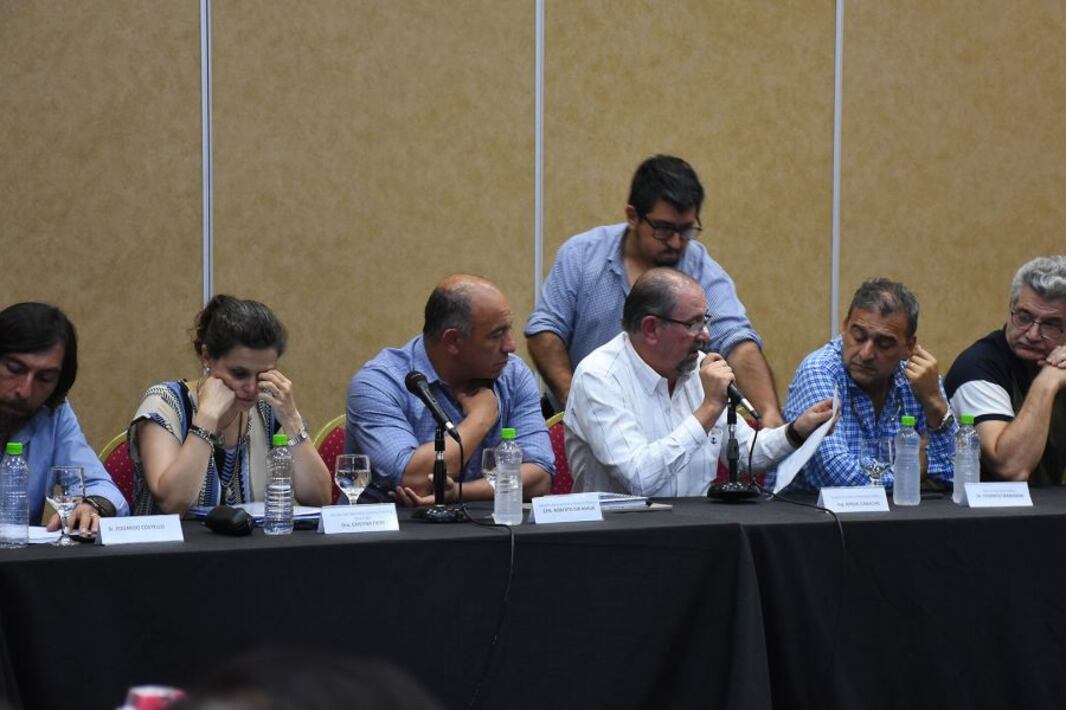 Cabrini (parado) en paritarias provinciales