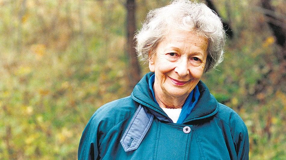 Szymborska respondía a las consultas de aspirantes a escritores que le enviaban sus obras.