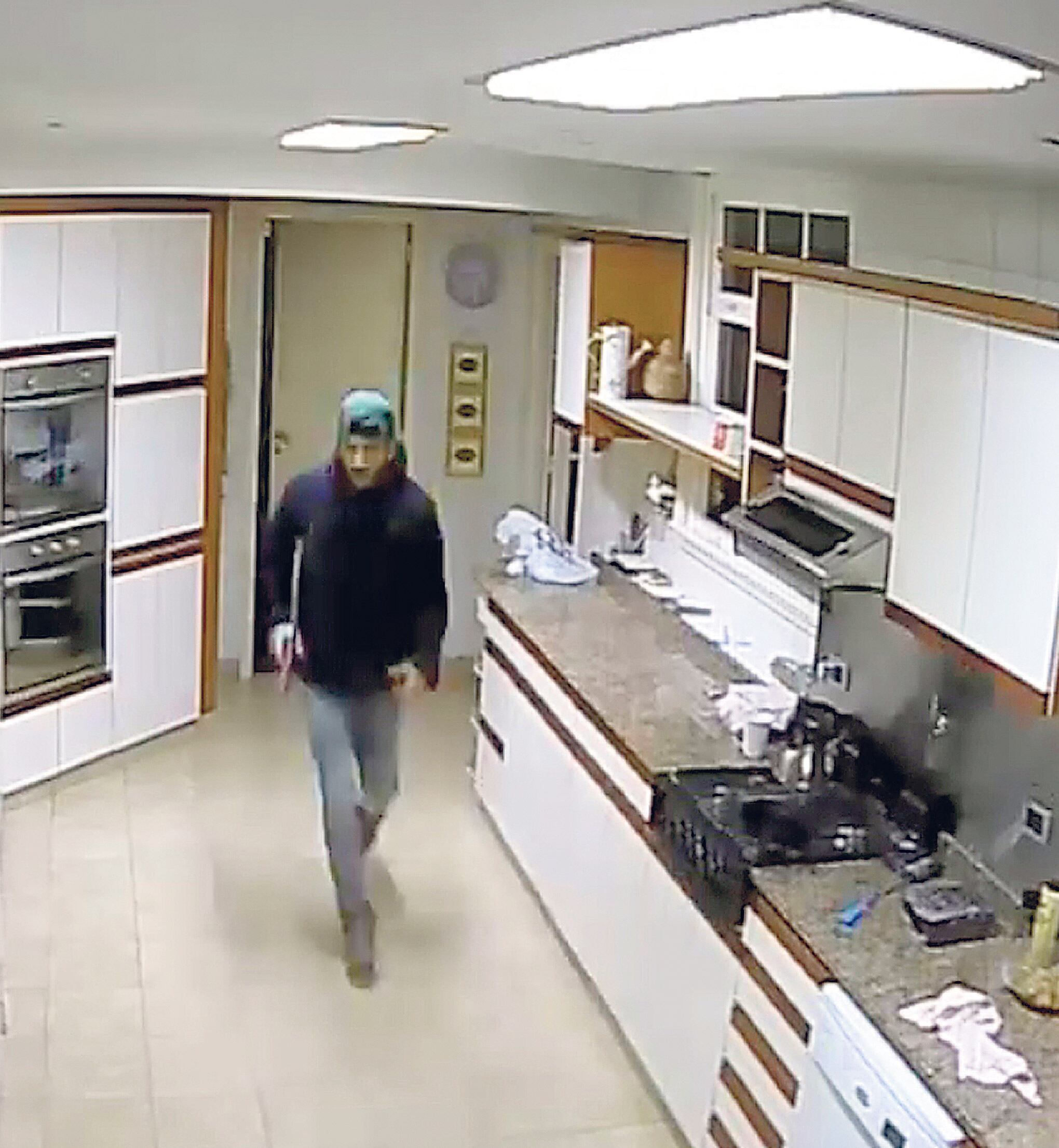 La imagen del video corresponde al detenido, según los investigadores.