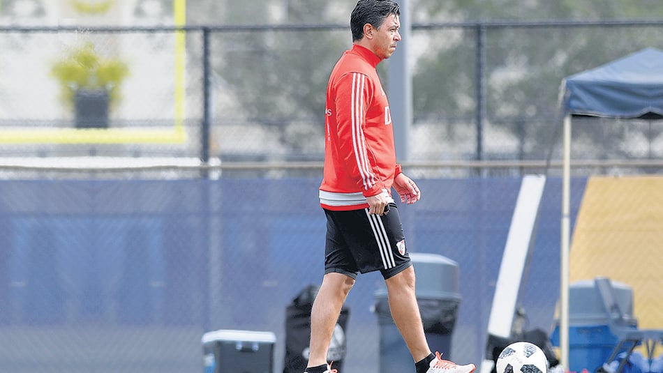 “Ellos tienen que estar pensando en el partido del domingo”, dijo Gallardo sobre sus futbolistas.