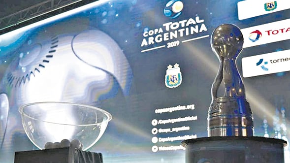 El último superclásico, en el Bernabéu. River ganó 3-1 y se llevó la Copa.