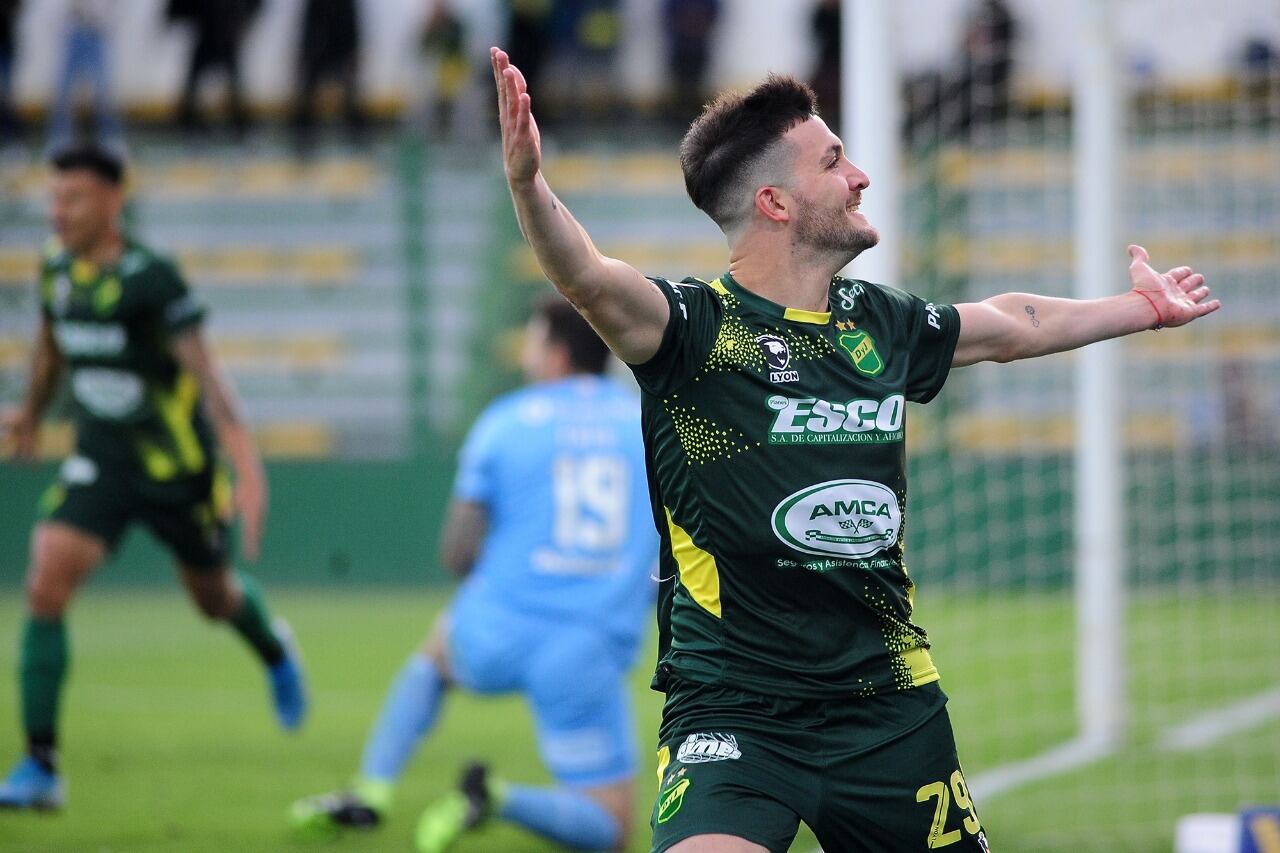 Pizzini celebra el primero del Halcón de Varela