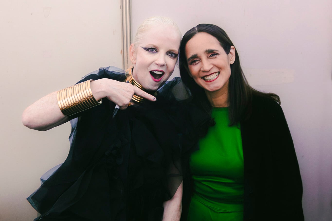 Shirley Manson, cantante de Garbage, junto a Julieta Venegas en Chile. Imagen: Gentileza Dandi Warhol.