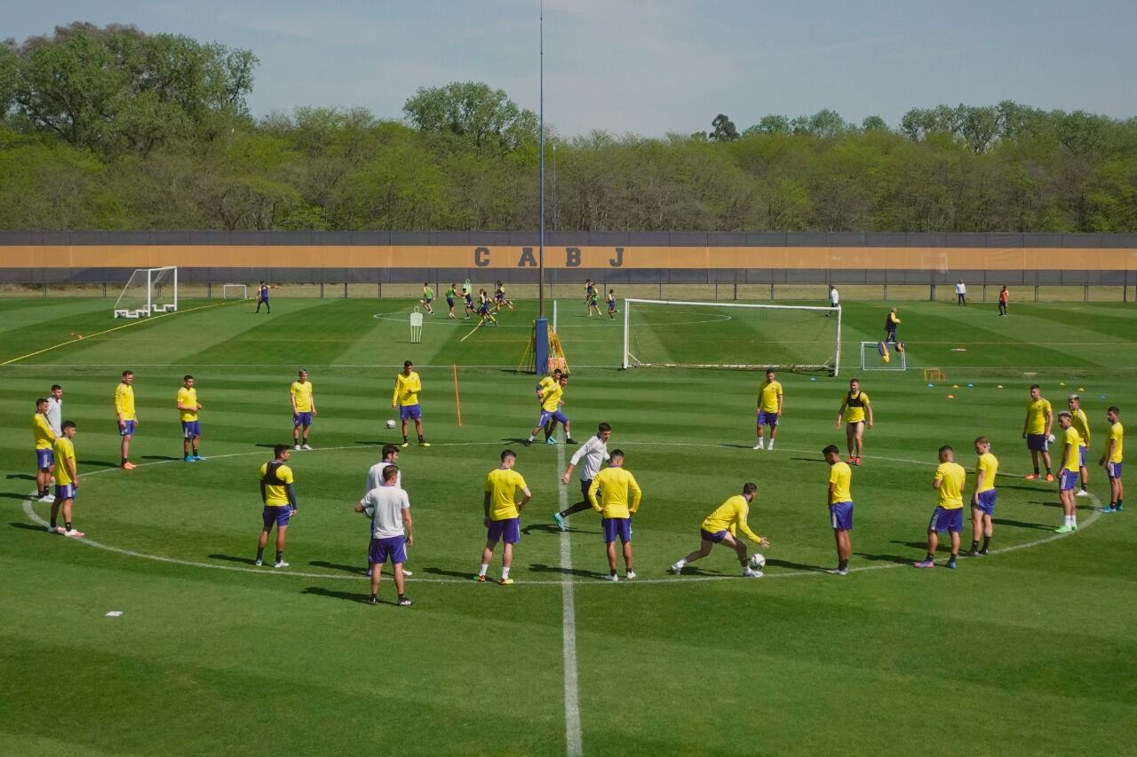 Boca se entrenó en Ezeiza con la mira puesta en Quilmes.