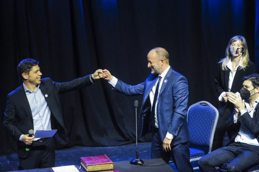 Kicillof junto a su nuevo jefe de Gabinete, Martín Insaurralde.