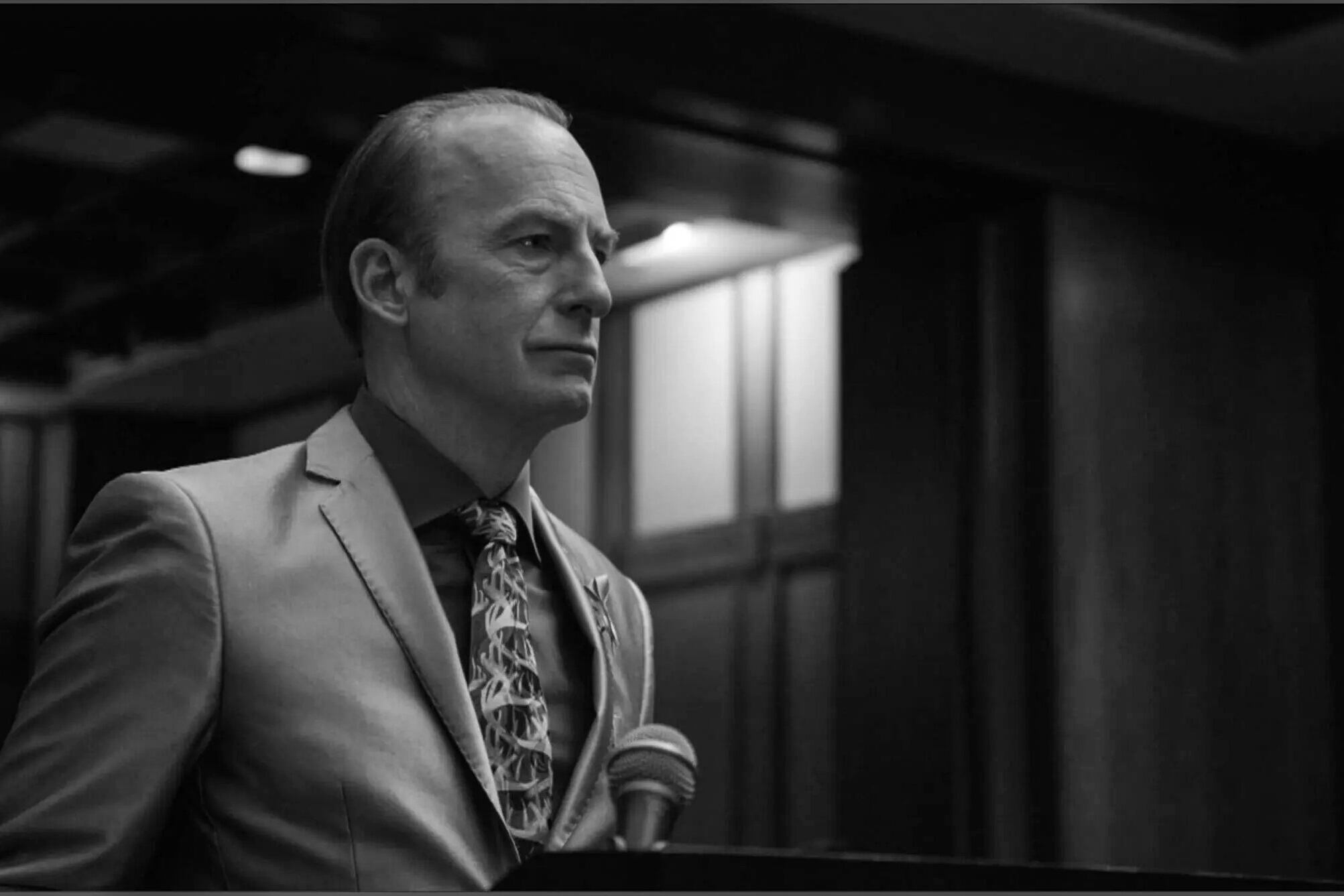 Bob Odenkirk se lució como el abogado de dudosa moral.