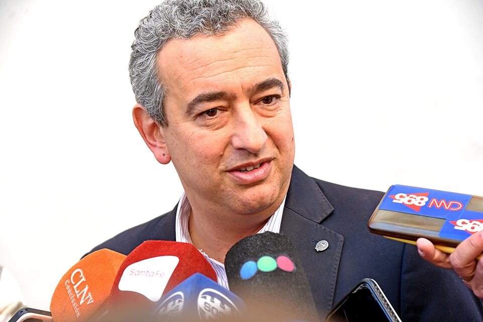 Javkin: "No conozco ningún centro comercial del mundo sin policías"