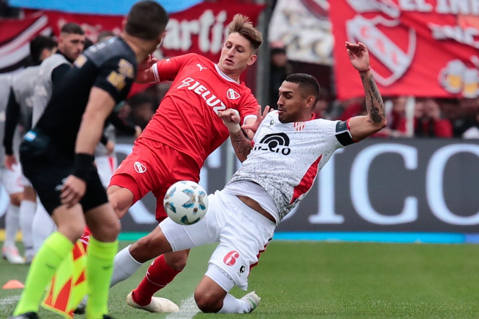 Independiente reclamó por dos posibles penales no sancionados