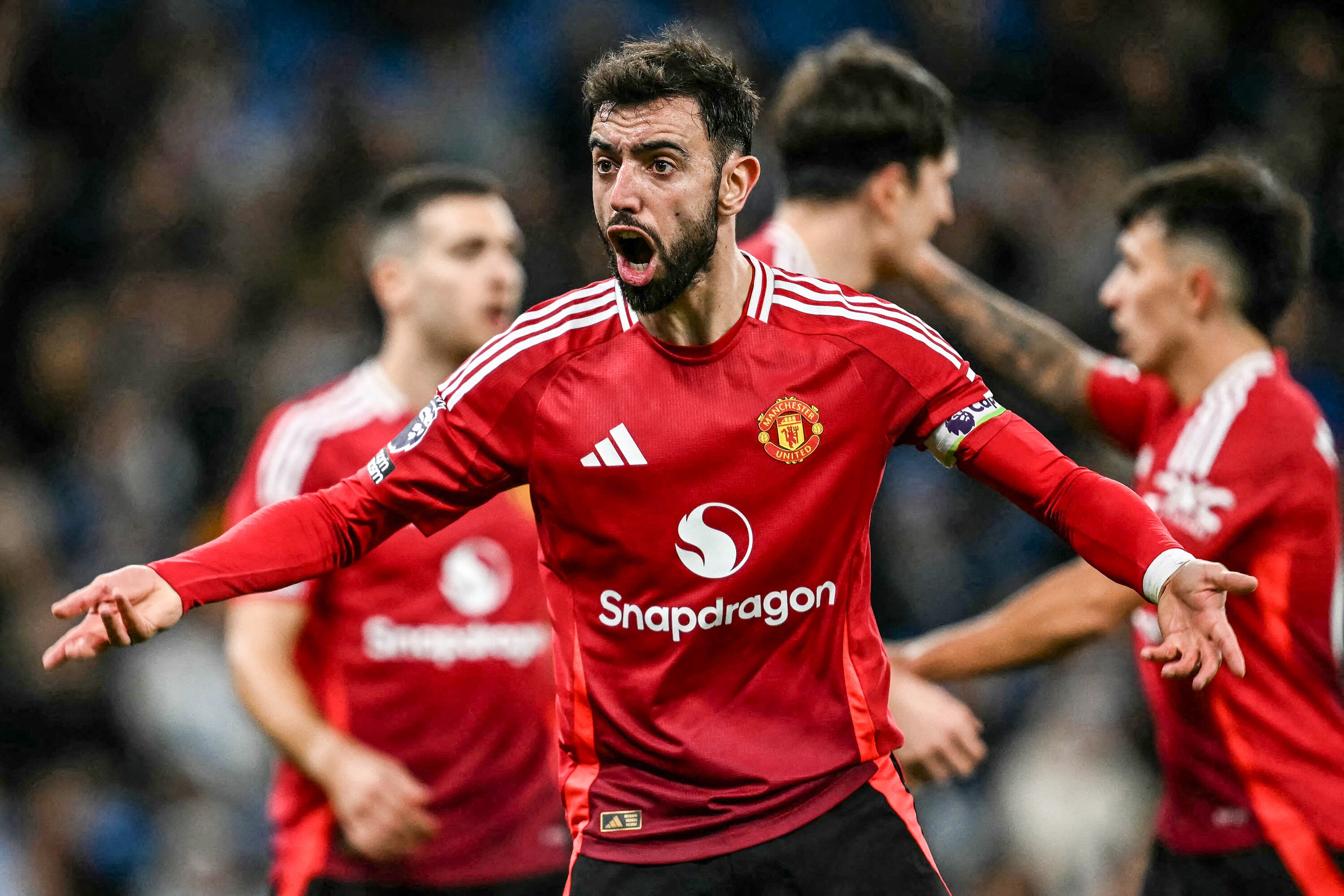 Celebra Bruno Fernandes, capitán del United
