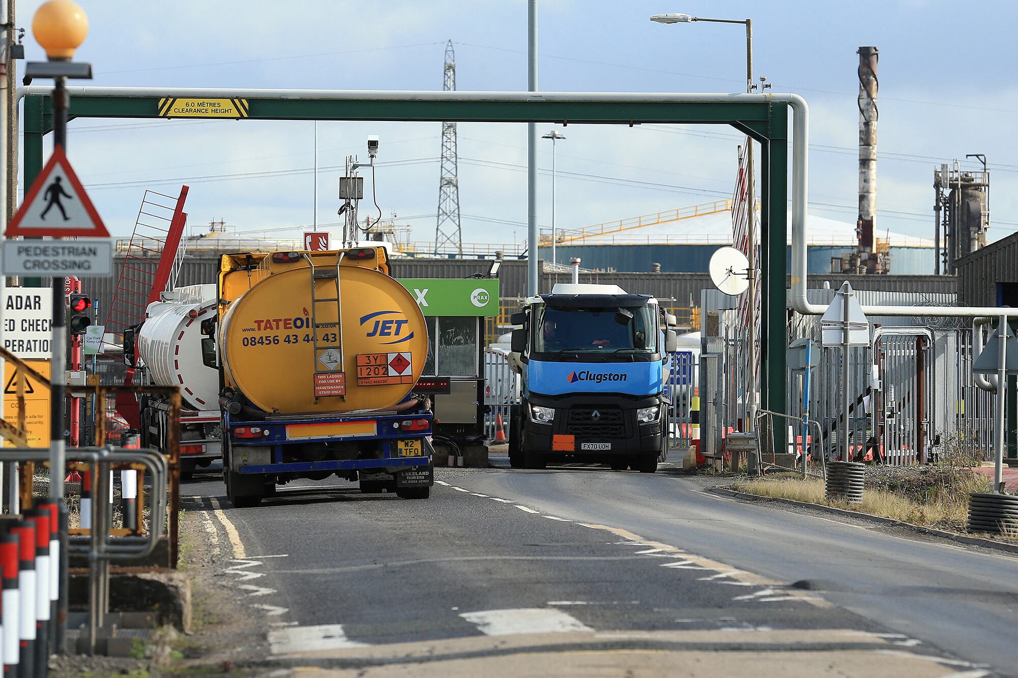 Desde hace diez días las estaciones de servicio del Reino Unido sufren la escasez de nafta, debido a la falta de camioneros tras la salida del Brexit.