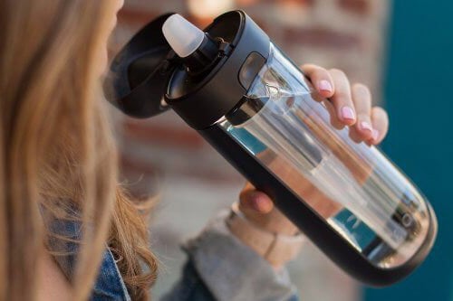 La Anmat prohibió una botella de plástico que filtra agua.