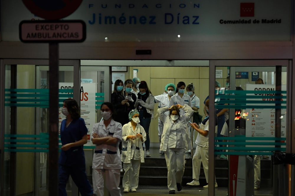 En España murieron por coronavirus otras 655 personas en las últimas 24 horas.