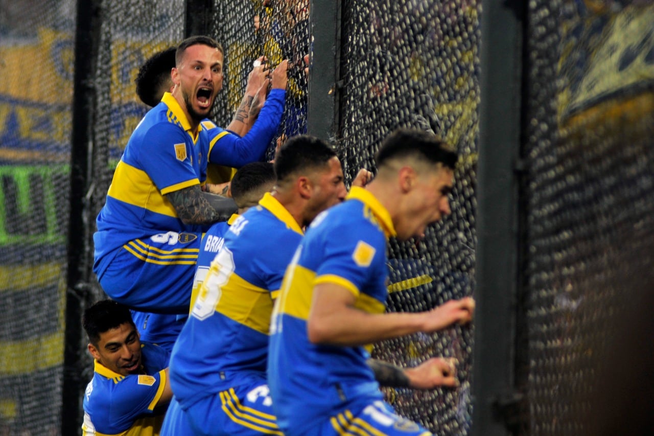 Darío Benedetto en un estado de euforia total