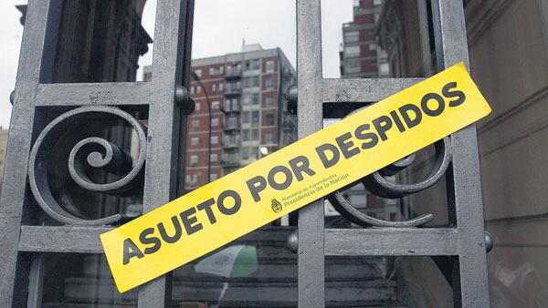 Las protestas contra los despidos frente al Ministerio de Agroindustria se repetirán el próximo lunes.