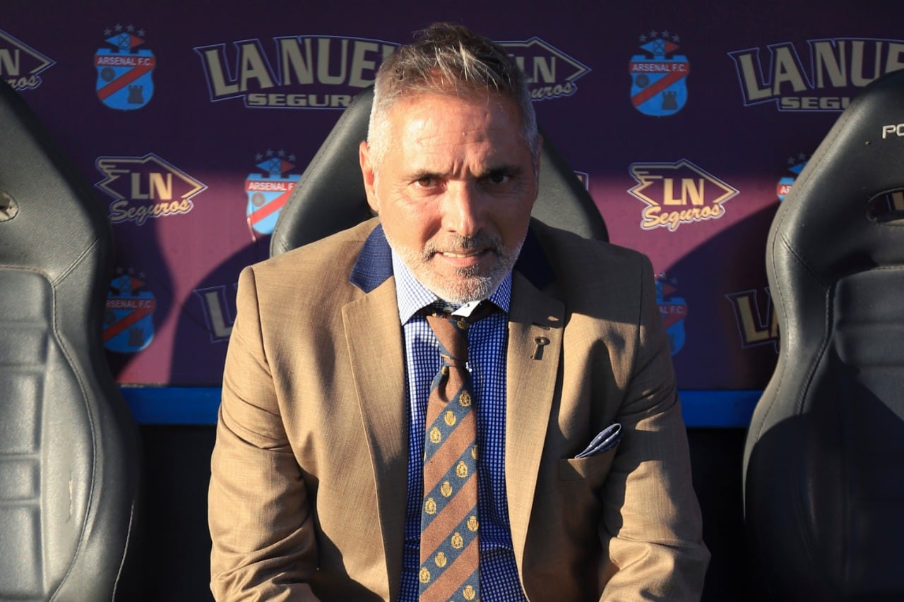 El conductor de Arsenal Sergio Rondina.