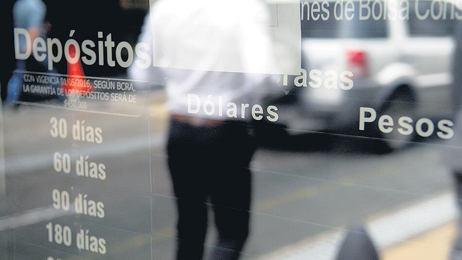 El Banco Central no consigue estabilizar las reservas. Desde junio, cuando entró el préstamo del FMI, ya bajaron en 5694 millones.