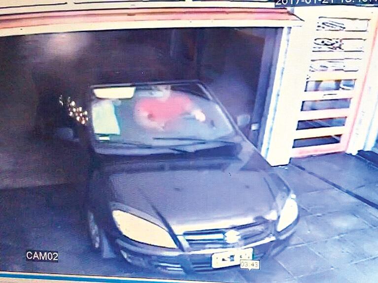 Las cámaras de seguridad registraron también cuando el acusado salía del edificio.