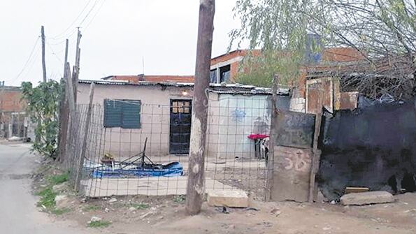 En esta casa, en Garibaldi al 3800, murió Ortiz por la puñalada que le asestó su novia.