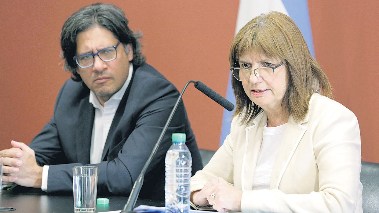 Bullrich está en la mira de la oposición por el asesinato del joven mapuche Rafael Nahuel.