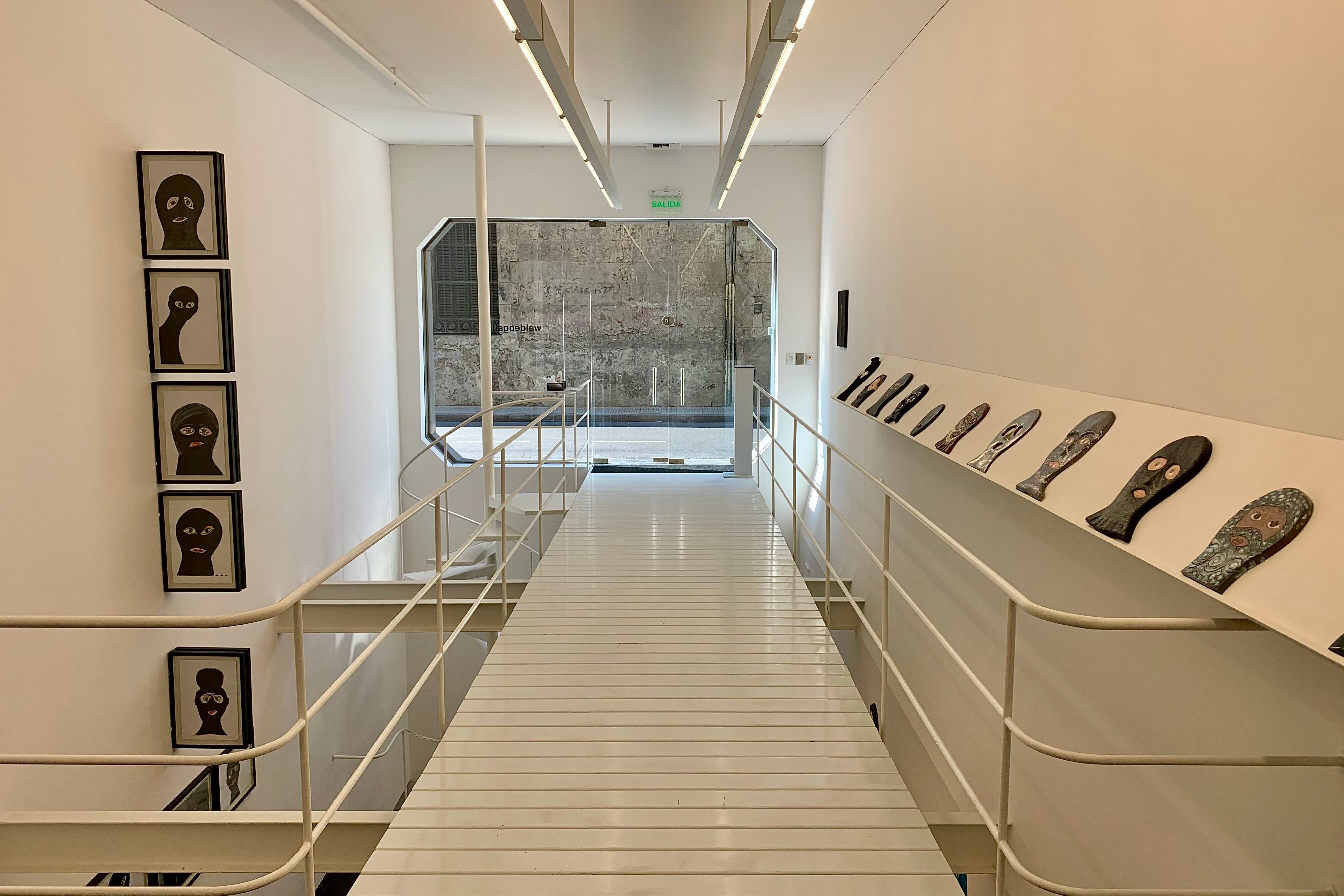 Vista parcial de la muestra de Ana López en la galería Walden