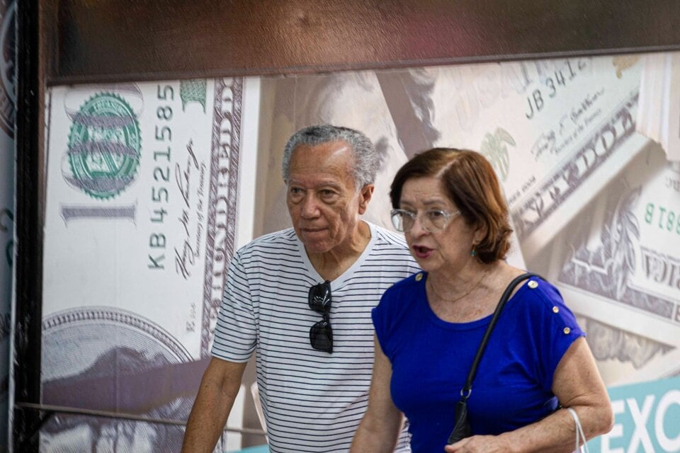 La cotización del dólares MEP se incrementó más del 6 por ciento en la jornada y cerró en 930 pesos por unidad