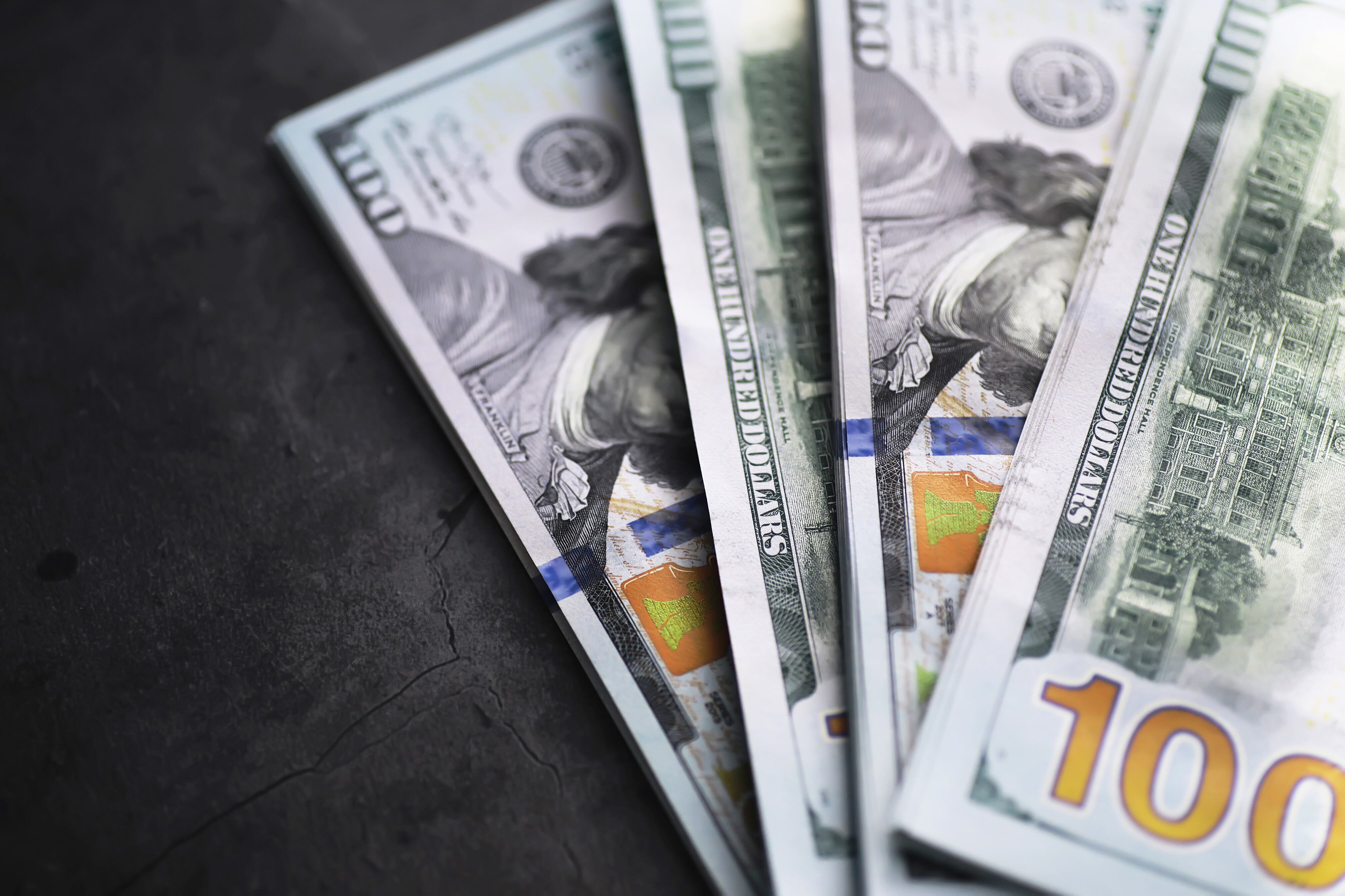 El dólar blue se vendió a 1325 pesos.