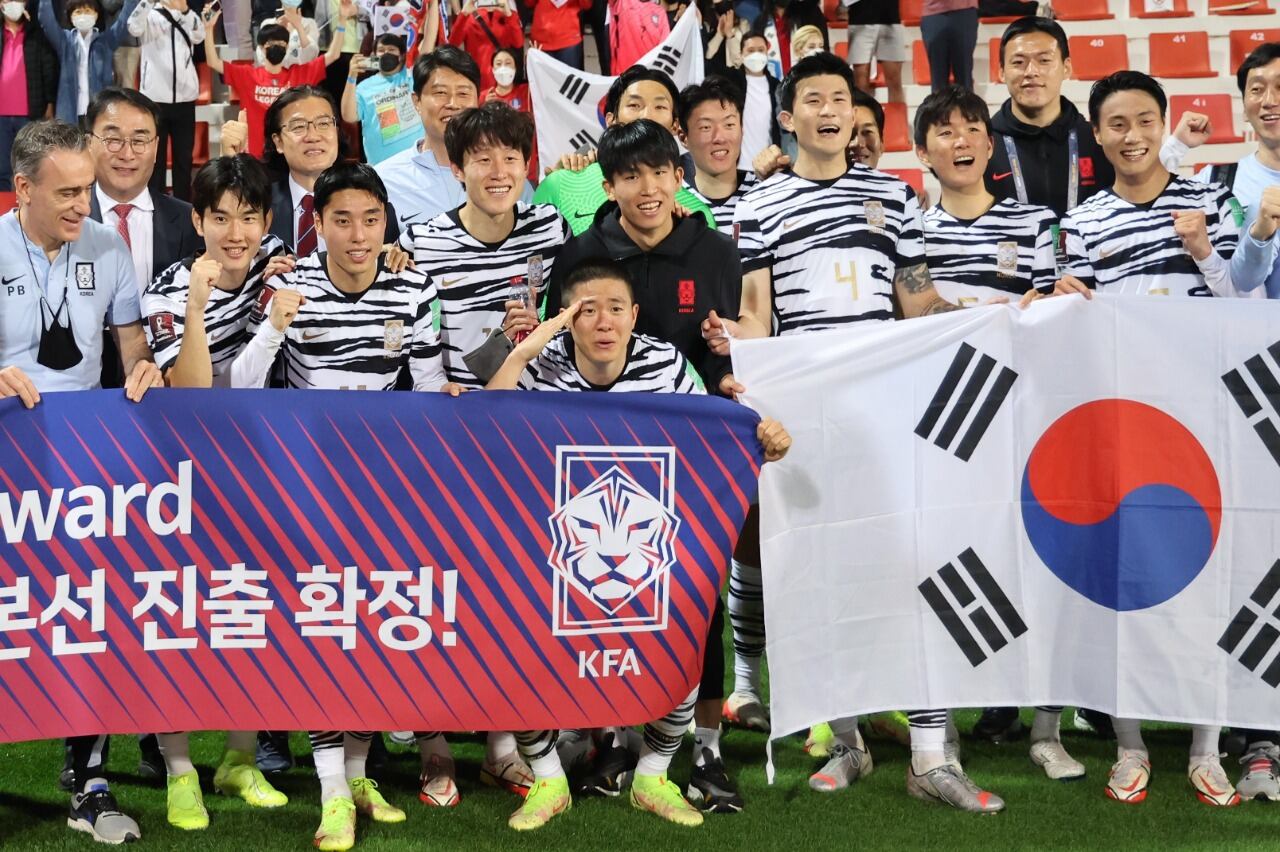Los jugadores de Corea del Sur festejan su pasaje al Mundial.