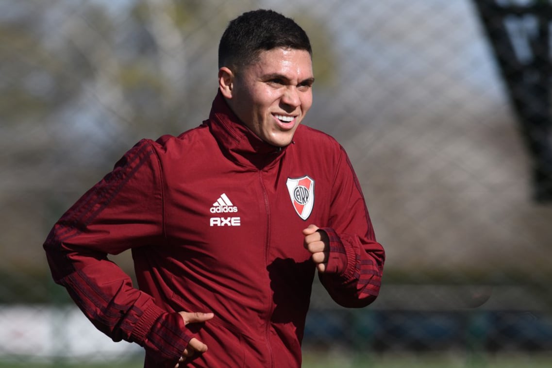 Quintero durante el entrenamiento de River.