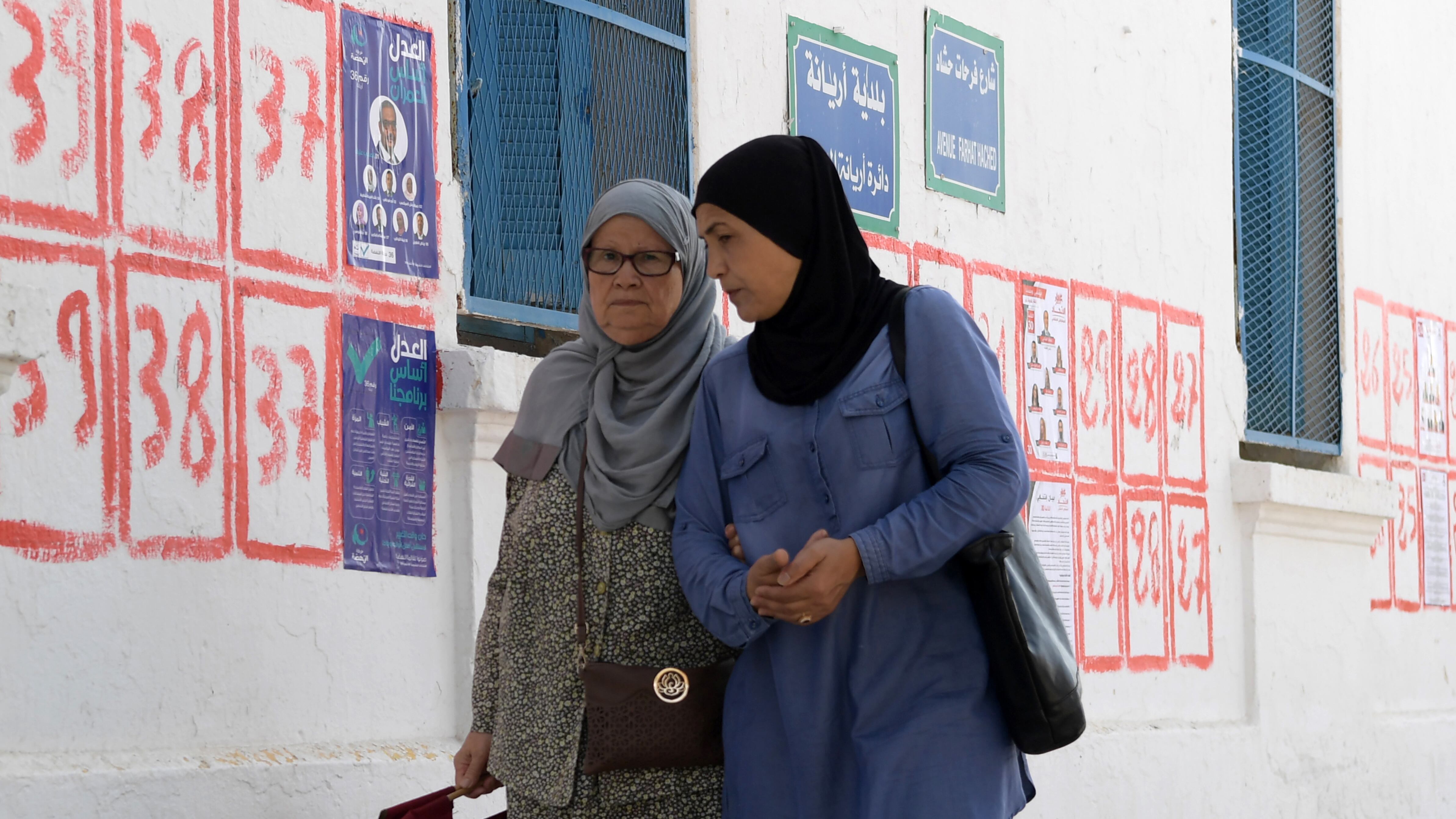 Se presentaron 24 candidatos en una elección en la que se espera un final incierto y abierto.
