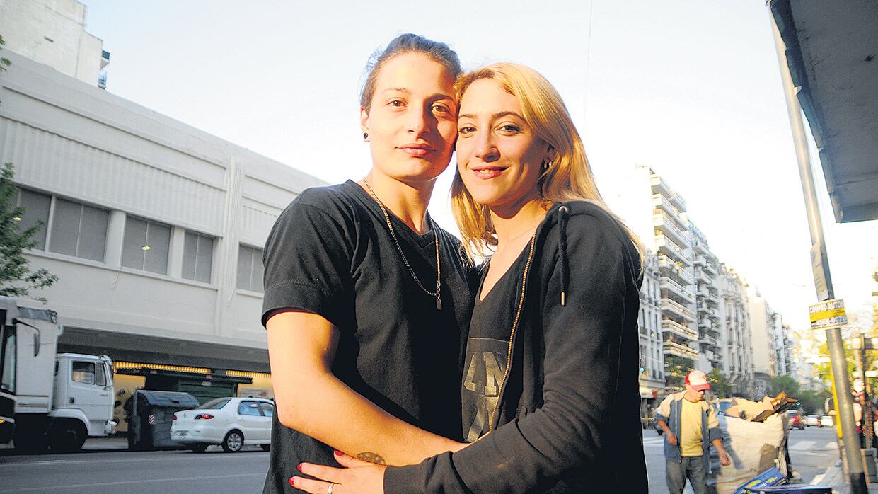 Mariana Gómez y su esposa, Rocío Girat.