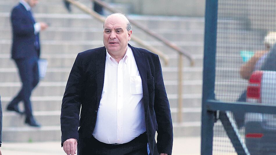 El auditor y operador judicial Javier Fernández negó todos los cargos y lo dejaron ir.