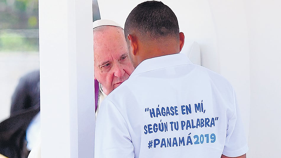 En las afueras de Ciudad de Panamá, el Papa recibió en confesión a cinco jóvenes reclusos.