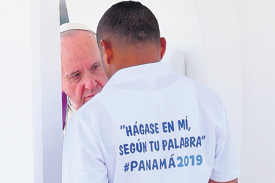 En las afueras de Ciudad de Panamá, el Papa recibió en confesión a cinco jóvenes reclusos.