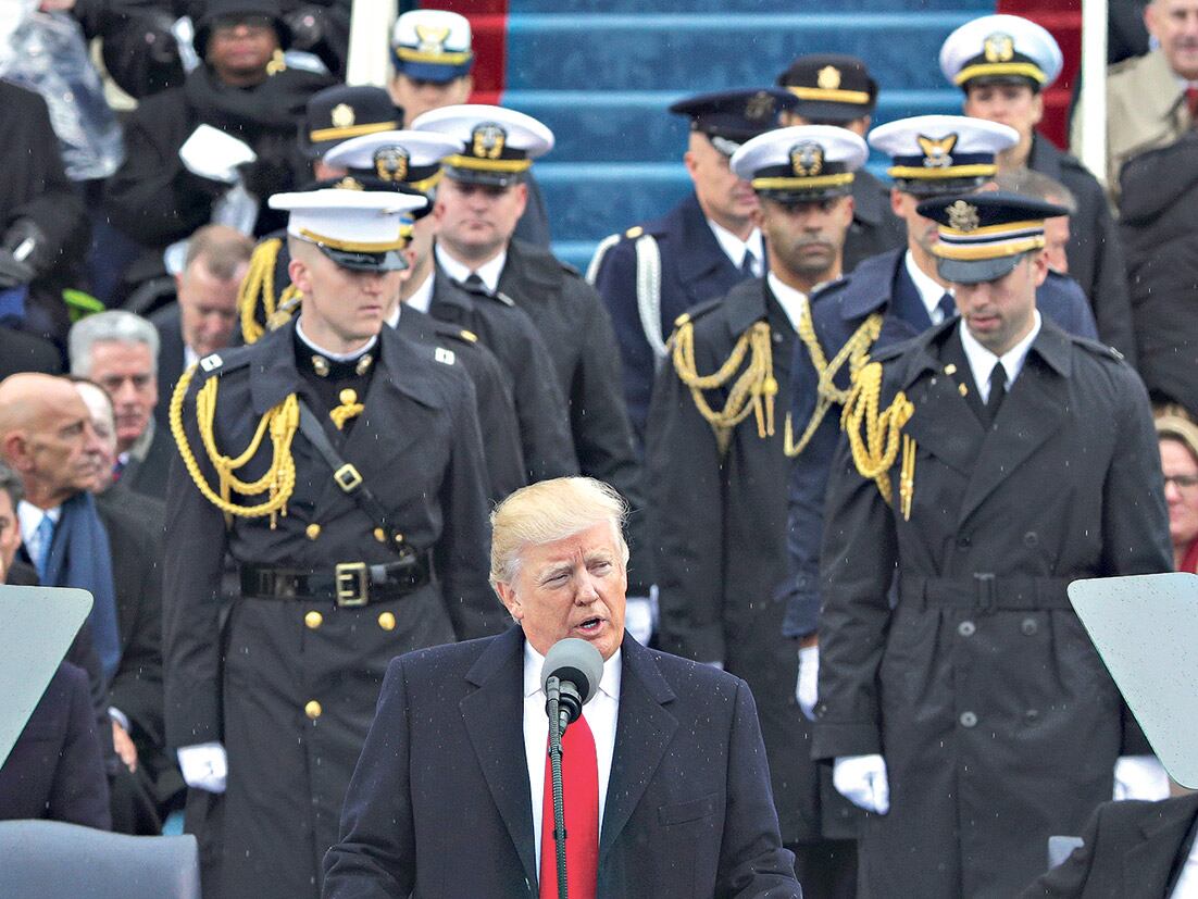 En las escalinatas del Capitolio, frente a una multitud, Trump explicó su filosofía.