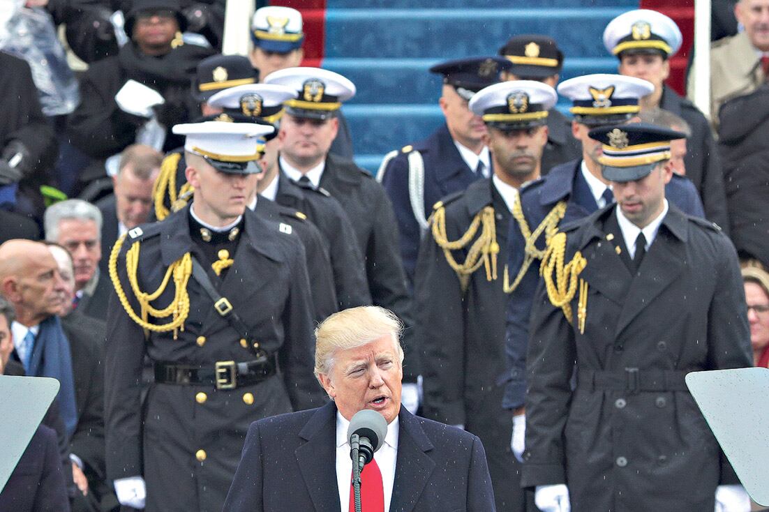 En las escalinatas del Capitolio, frente a una multitud, Trump explicó su filosofía.