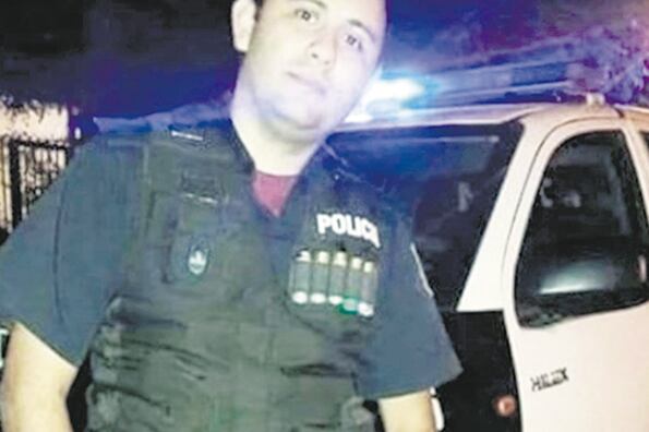 El sargento Gerardo Abarza murió de un tiro en el pecho.