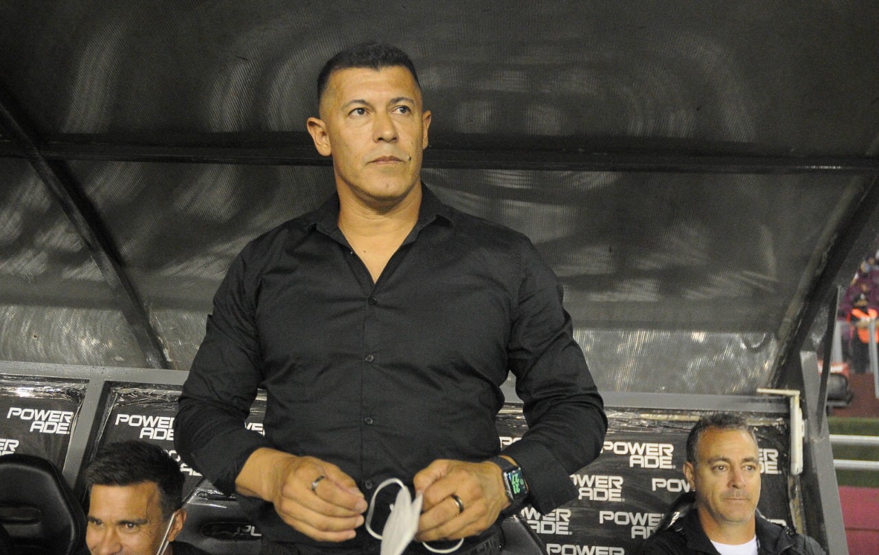 Jorge Almirón le encontró la vuelta a su Lanús 