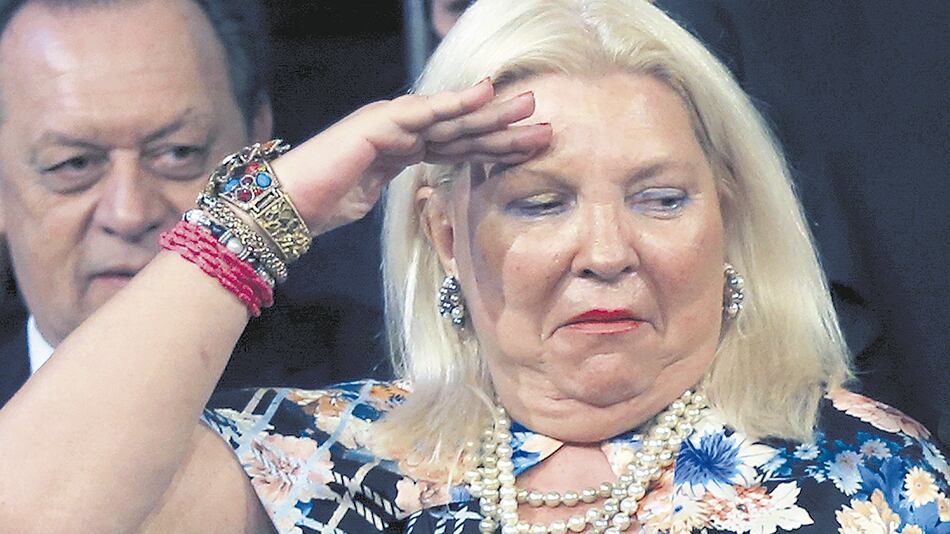 Elisa Carrió y sus teorías conspirativas.