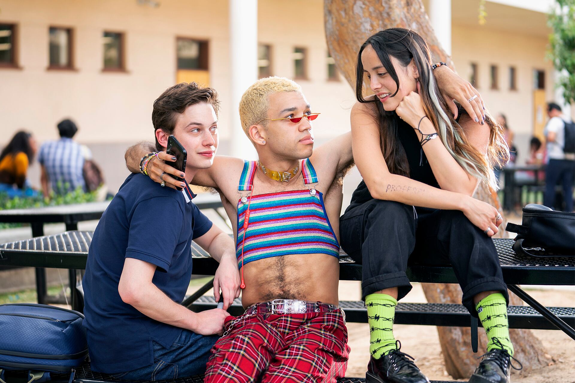 Ocho capítulos de media hora sobre la angustia adolescente, la agitación hormonal y la relación de trinchera con la adultez