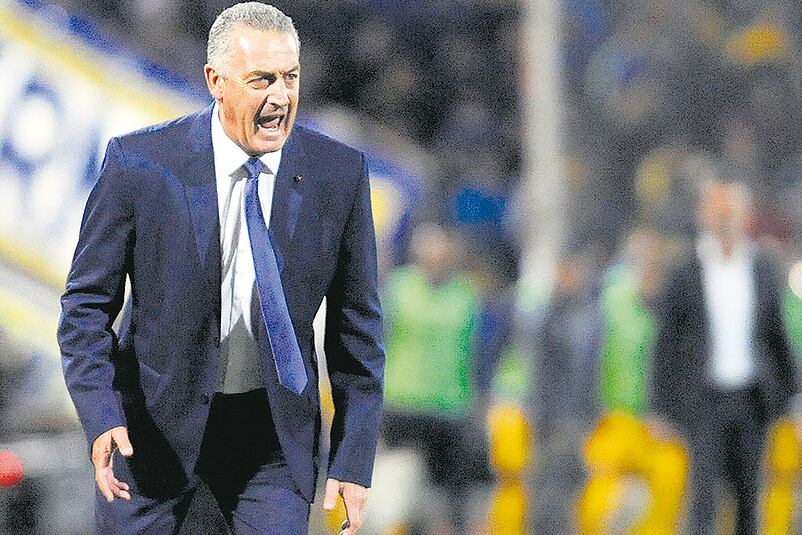 Gustavo Alfaro, DT de Boca.