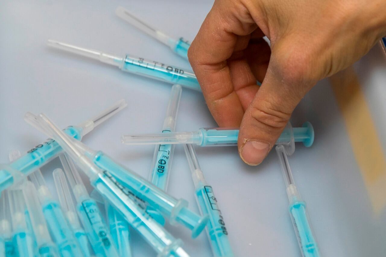 Argentina importa actualmente 300 millones de jeringas anuales, para todo uso.