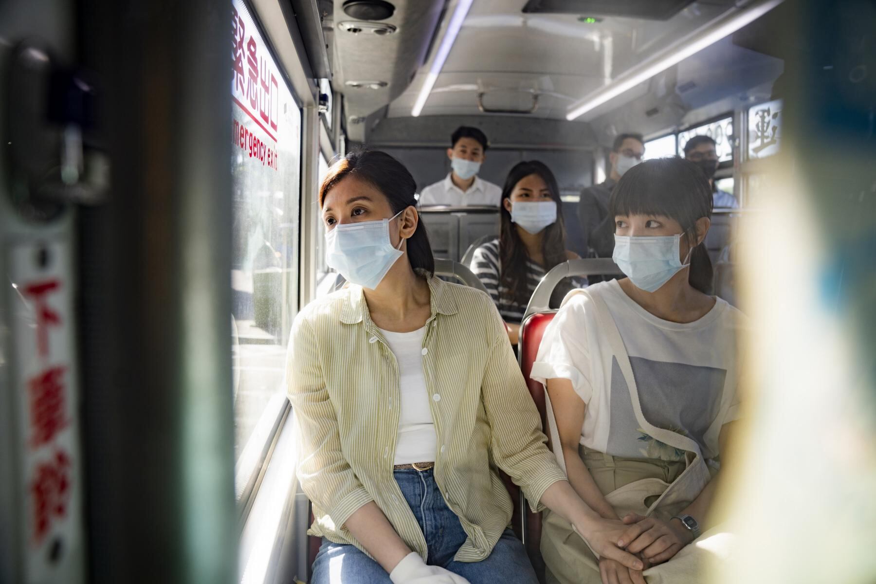 No hay en "La cascada" un hincapié particular en la pandemia más allá de lo estrictamente necesario. 